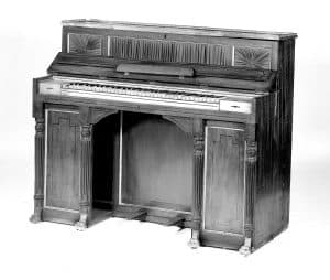 first upright piano